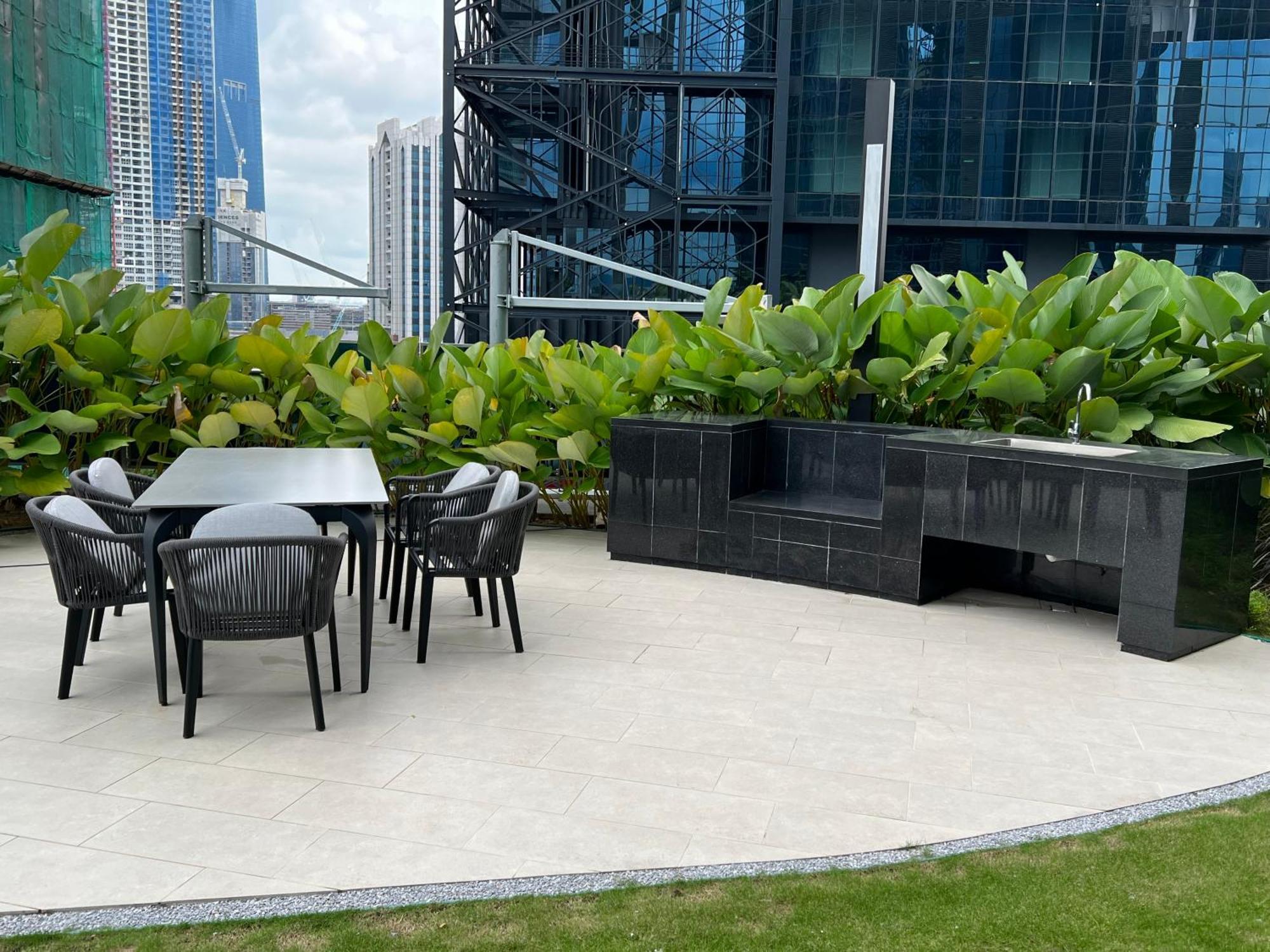 Eaton Residence Suites Klcc Куала-Лумпур Экстерьер фото
