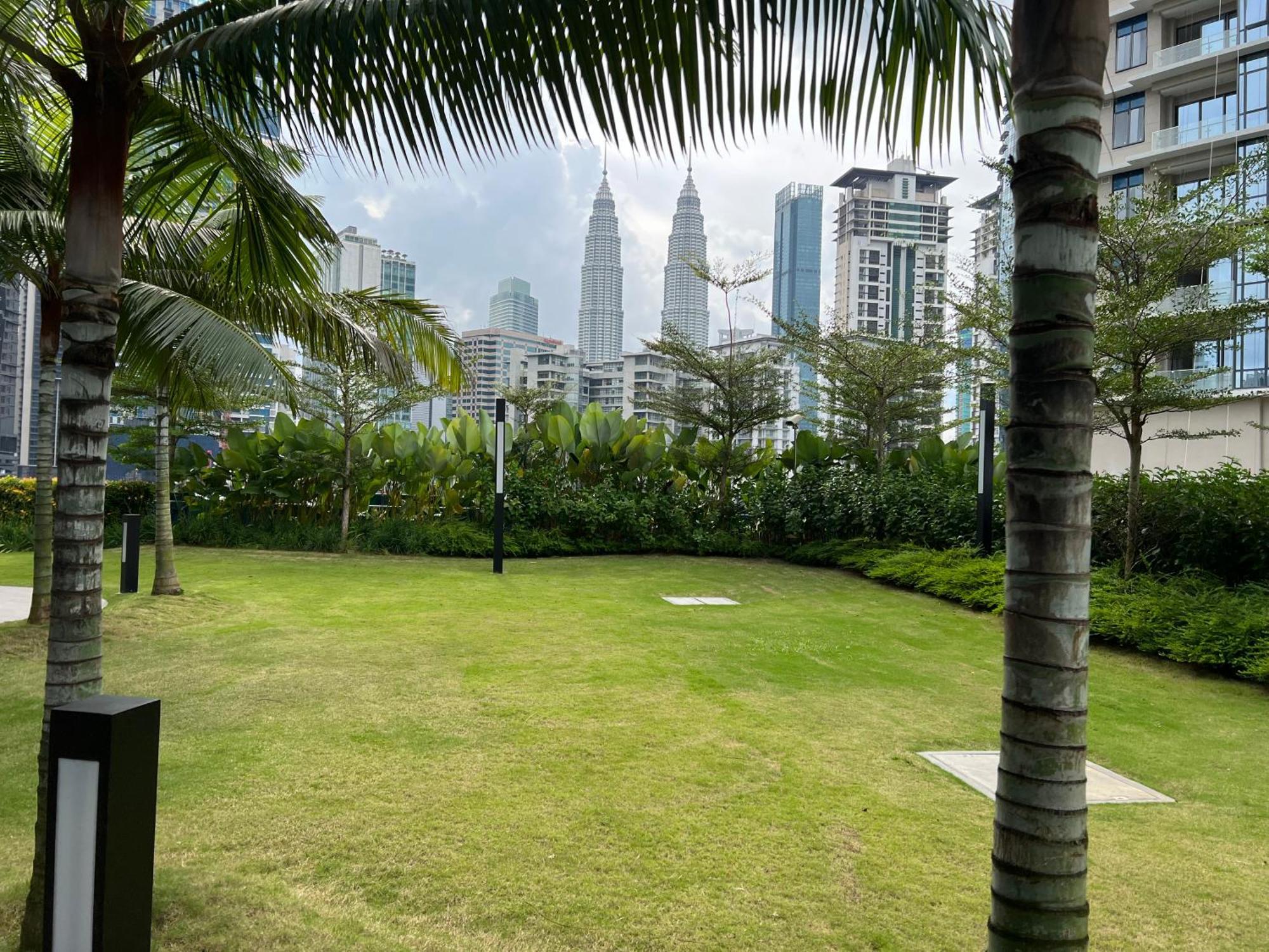 Eaton Residence Suites Klcc Куала-Лумпур Экстерьер фото